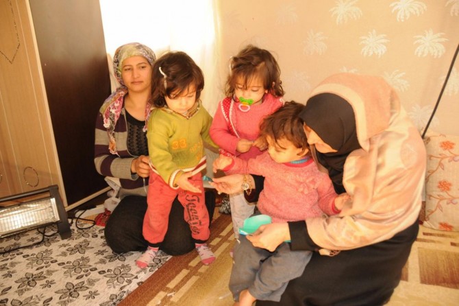 İkisi kalp hastası olan üçüzlere belediye sahip çıktı