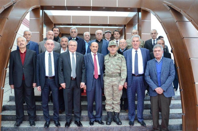 Vali Deniz aşiret liderleriyle bir araya geldi
