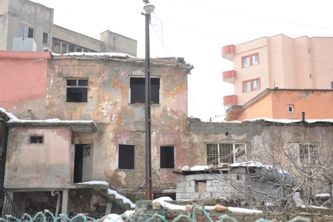 Mahalleliler metruk yapıların yıkılmasını istiyor