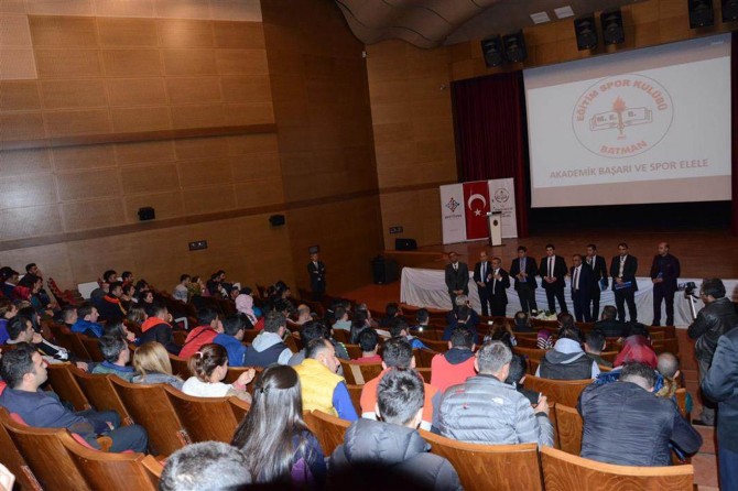 Batman'da “Akademik başarı ve spor elele” programı düzenlendi