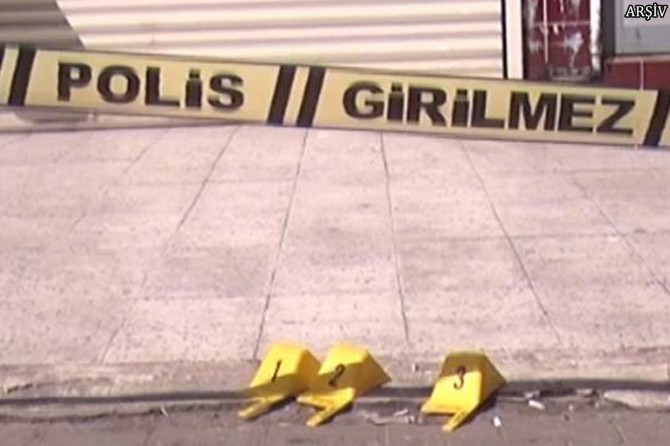 Otoparka silahlı saldırı: 3 yaralı