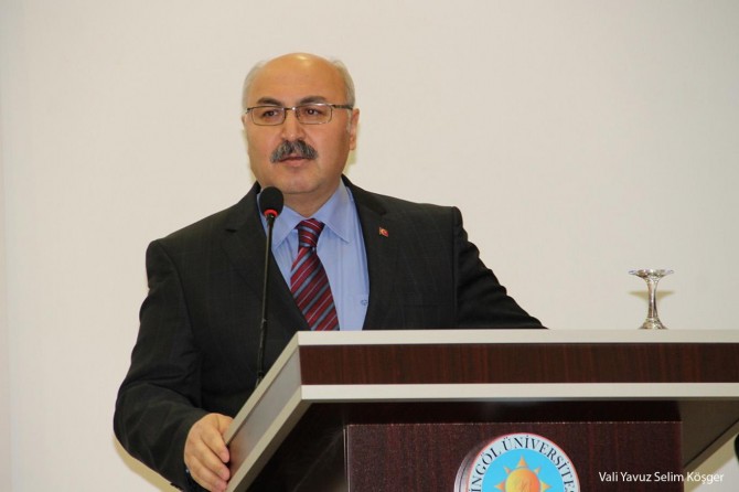 "En zorlu anda yiğitçe duran milletler tarihte daima var olurlar"