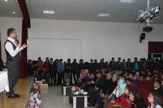 "Topluma faydalı bireyler yetiştirmek zorundayız"