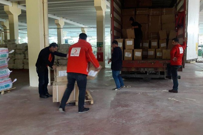 Batman'dan bir yardım TIR'ı daha Suriyelilere gönderildi