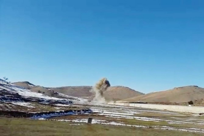 Karayoluna tuzaklanan patlayıcı imha edildi