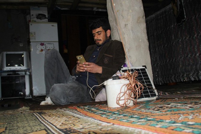 Gundiyê ku ceyrana wî dihat birrîn enerjiya rojê bikar anî