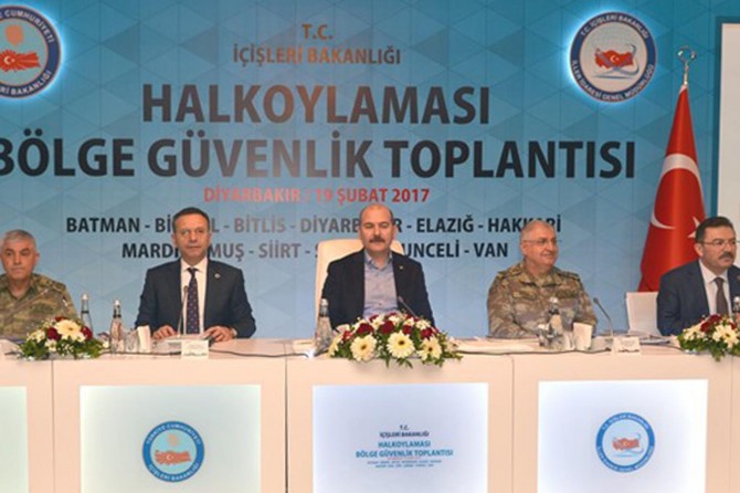 Bakan Soylu Diyarbakır'da "referandum" toplantısına katıldı