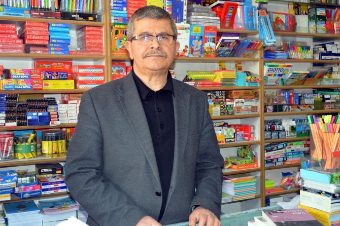 Okuma aşkıyla 37 yıldır sahaflık yapıyor