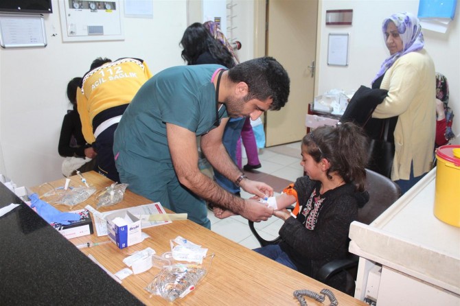 Öğrenciler yedikleri yemekten zehirlendiler