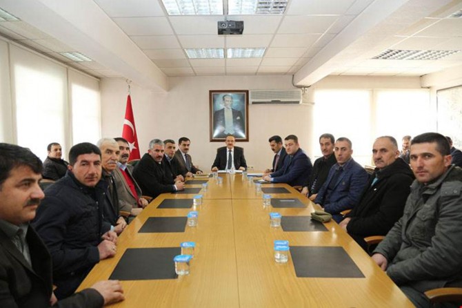 Muş valisi muhtarlarla bir araya geldi