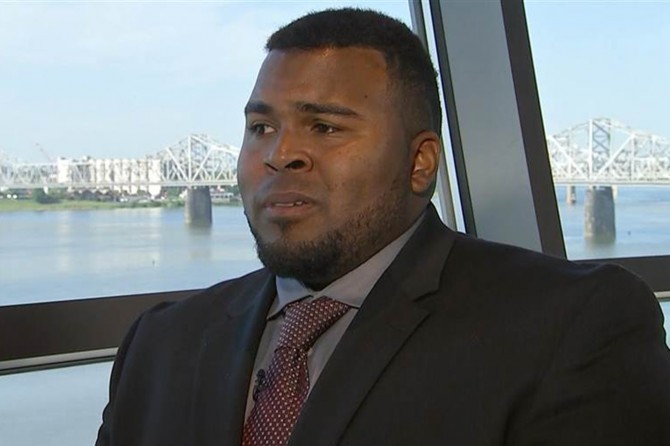 Muhammed Ali'nin oğlu havaalanında alıkonuldu