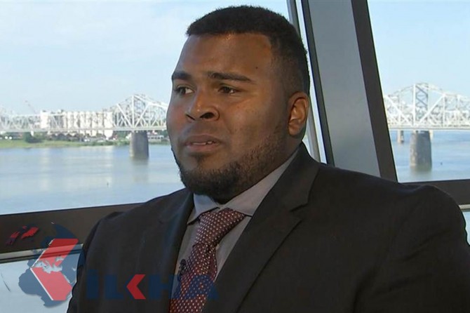 Muhammad Ali's son detains at the airport