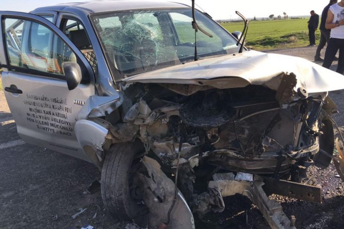 İki aracın çarpıştığı kazada 6 kişi yaralandı