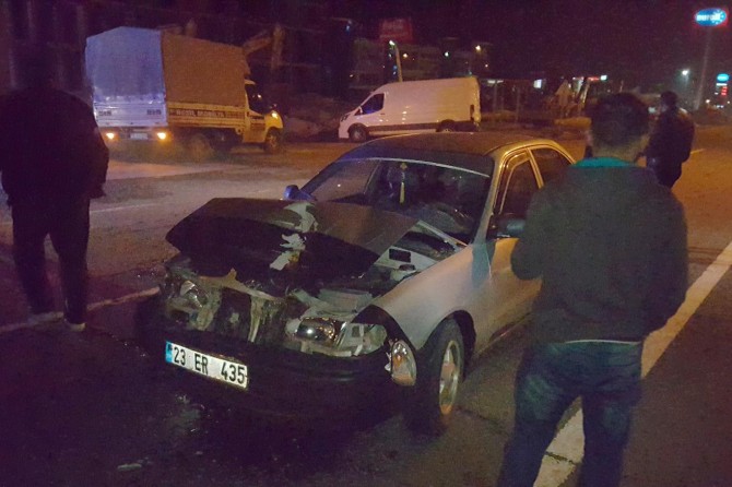 Halk otobüsü otomobille çarpıştı: 6yaralı