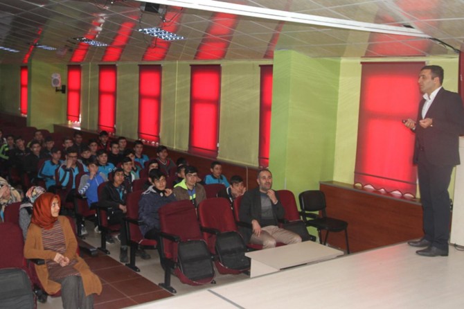 Öğrencilere yangın ve deprem semineri verildi