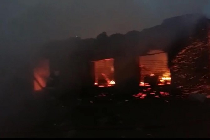 Sabah namazına giden yaşlı adam yangından kurtuldu