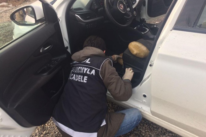 Astsubayın aracında uyuşturucu ele geçirildi