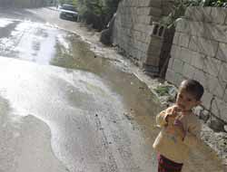 Kanalizasyon Sokağa Akıyor