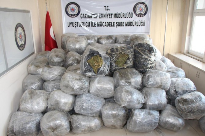 Gaziantep'te bir ton esrar ele geçirildi