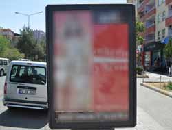 Esnaftan Müstehcen Afişlere Tepki Geldi