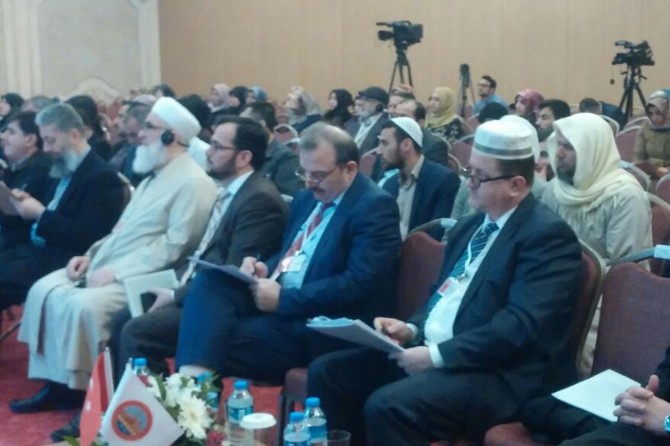 "Uluslararası İslâm Bilgeleri Zirvesi" devam ediyor