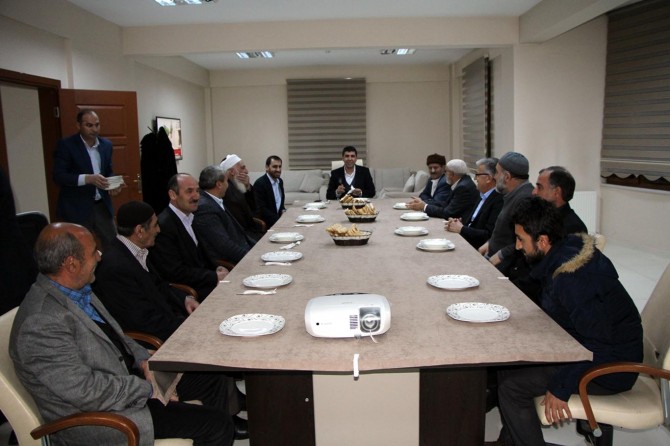 Karlıova Kaymakamı kanaat önderleriyle buluştu