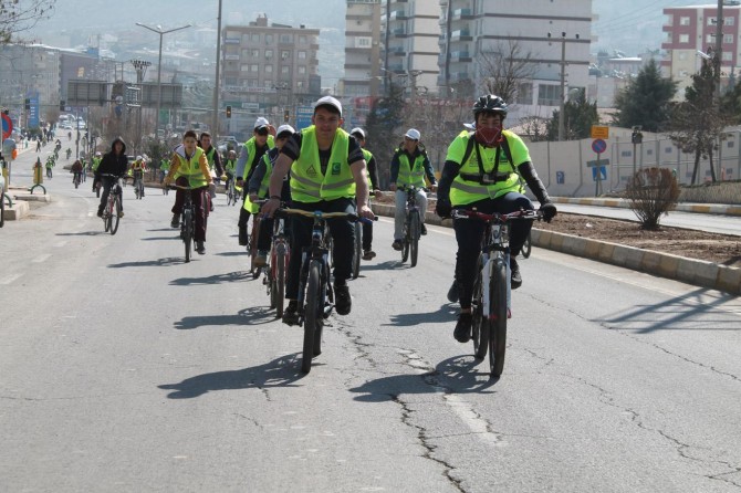 Bağımlılığa karşı farkındalık için pedal çevirdiler