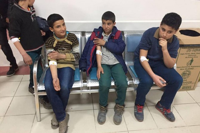 Batman’da 34 öğrenci zehirlenme şüphesiyle hastaneye kaldırıldı