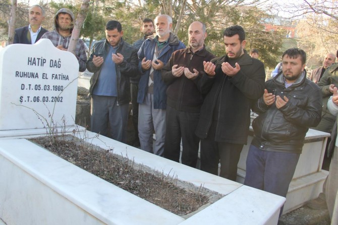 Hatip Dağ kabri başında anıldı