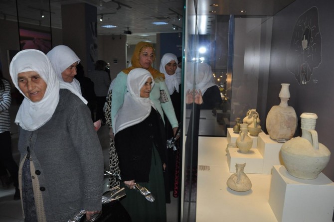 Batmanlı kadınlar ilk defa müzeyi gezmenin sevincini yaşadılar