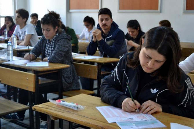 Sınav salonları YGS için hazır