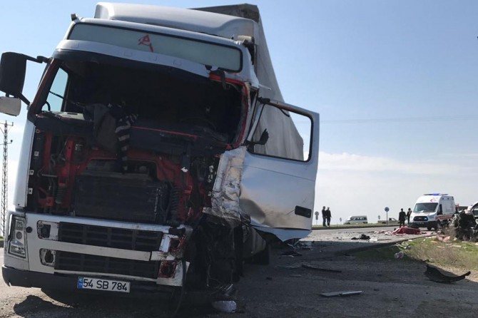 Li ser Rêya Hevrişîmê qezayên trafîkê: Miriyek 10 birîndar