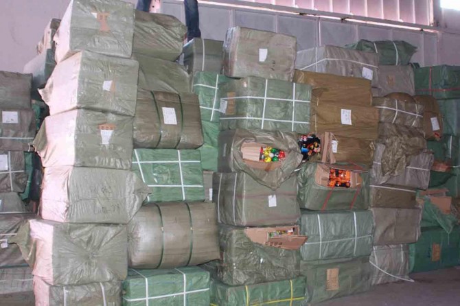 Emtia kaçakçısı 11 kişi gözaltına alındı