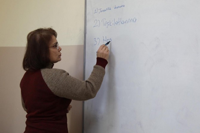 Üniversite hayali ile 49’unda YGS’ye hazırlanıyor