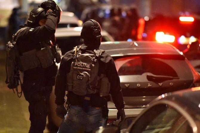 Hollanda Bakan Kaya’yı sınır dışı etti