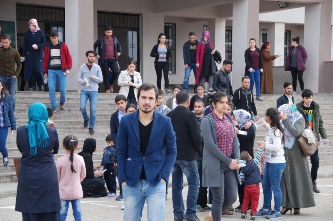 Milyonlarca öğrenci YGS'de ter döktü