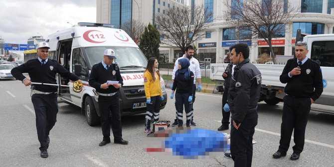 Otomobilin çarptığı çocuk hayatını kaybetti