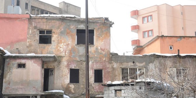 Madde bağımlılarının meskeni haline gelen metruk yapılar yıkılıyor