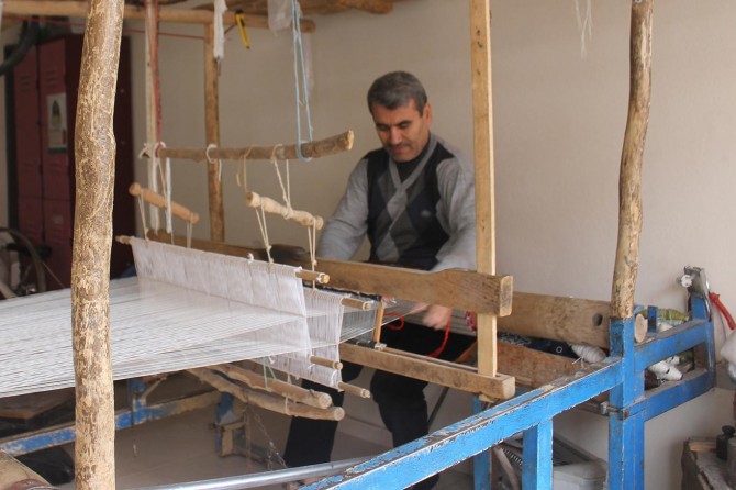 Ez bi hûnandina kilîm û seccadeyan hatim van rojan