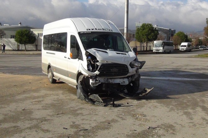 Serwîsên karkeran li hev qelibîn: 20 birîndar