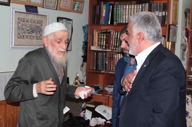 Yapıcıoğlu'ndan Molla Bedreddin'e ziyaret