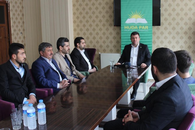 "Türkiye iki asırdır süren Batı sevdasından vazgeçmeli"