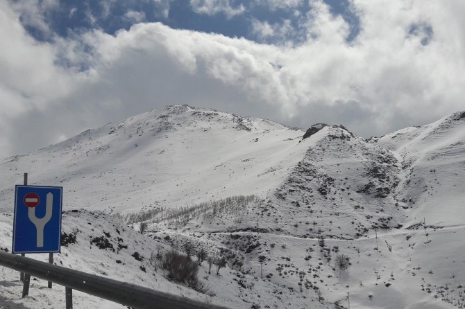 Bitlis baharı beklerken kara gömüldü