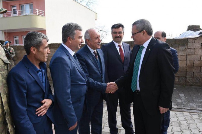 Vali Deniz'in köy ziyaretleri devam ediyor