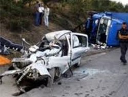 İran'da trafik kazası: 19 ölü