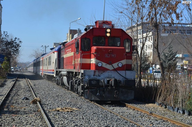 Demiryoluna tuzaklanan patlayıcı imha edildi