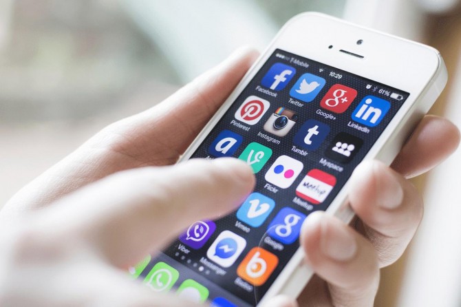 AB'den Facebook, Twitter ve Google'a uyarı