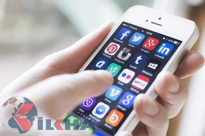 YE Facebook, Twîtter û Googlê îqaz kir