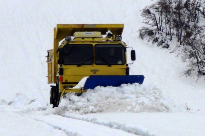 Van'da 42 yerleşim yeri ulaşıma kapandı