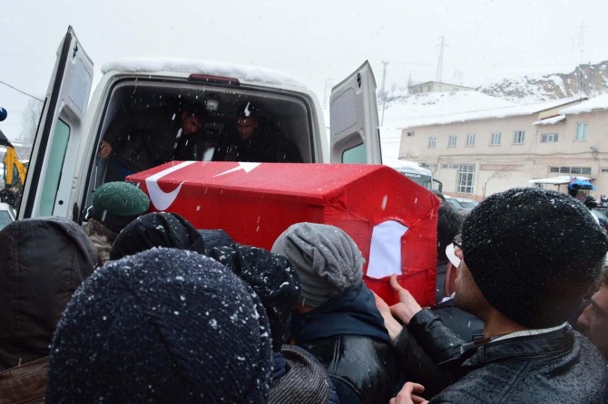 Bitlis'te trafik kazası: Bir polis hayatını kaybetti